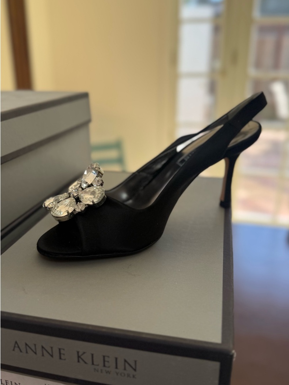 Anne Klein Black Slingback Heels with Crystal Flower Brooch - Picture 4 of 7